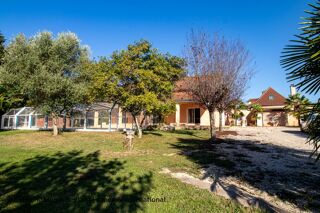  Villa  vendre 14 pices 400 m