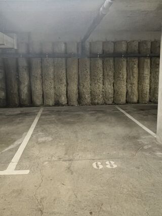  Parking / Garage  vendre 1 pice 