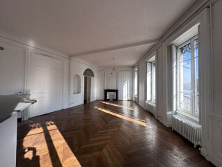  Appartement à louer 3 pièces 86 m²