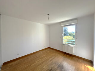  Appartement à louer 3 pièces 70 m²