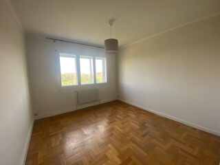  Appartement à louer 2 pièces 56 m²