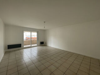  Appartement à louer 5 pièces 105 m²