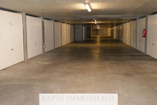  Parking / Garage  louer 15 m Lyon
