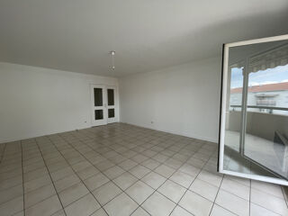  Appartement à louer 5 pièces 105 m²