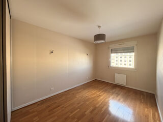  Appartement à louer 5 pièces 105 m²