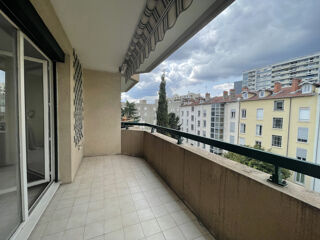  Appartement à louer 5 pièces 105 m²