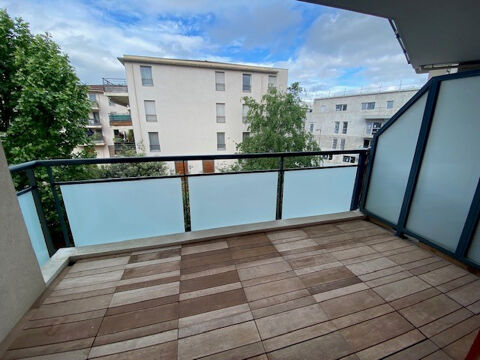   Beau T3 avec terrasse 66 m2 Appartement - 3 pi�ce(s) - 66 m�