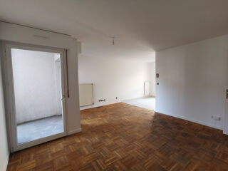  Appartement à louer 3 pièces 80 m²