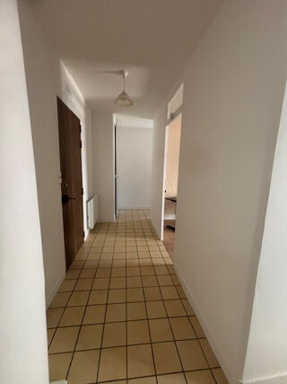  Appartement à louer 2 pièces 59 m²