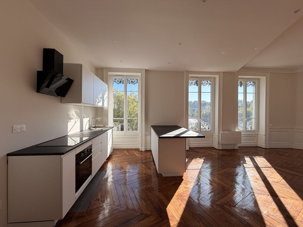 Location Appartement LYON 9EME/ VAISE BEAU T3 RENOVE 86m2 Lyon 9
