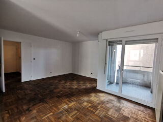  Appartement à louer 3 pièces 80 m²