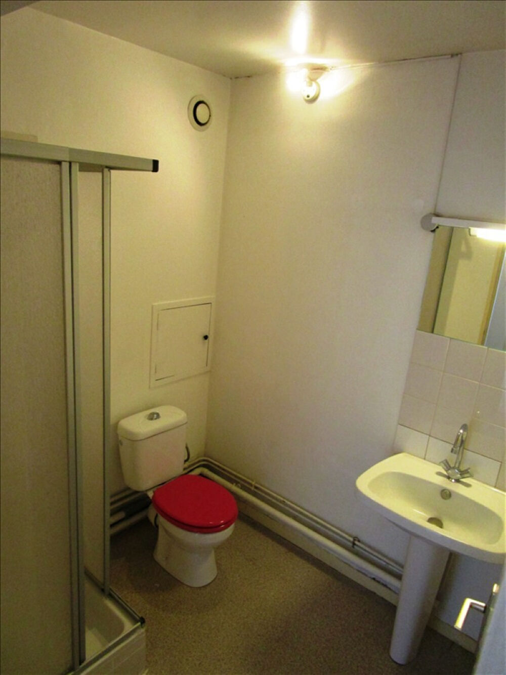 Location Appartement ST GENIS LAVAL GRAND STUDIO AVEC BALCON ET PARKING St genis laval