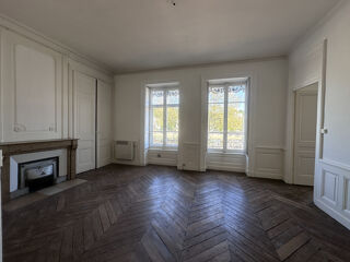  Appartement à louer 2 pièces 69 m²