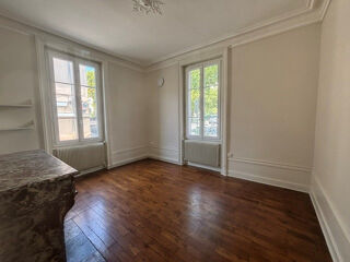  Appartement à louer 3 pièces 73 m²