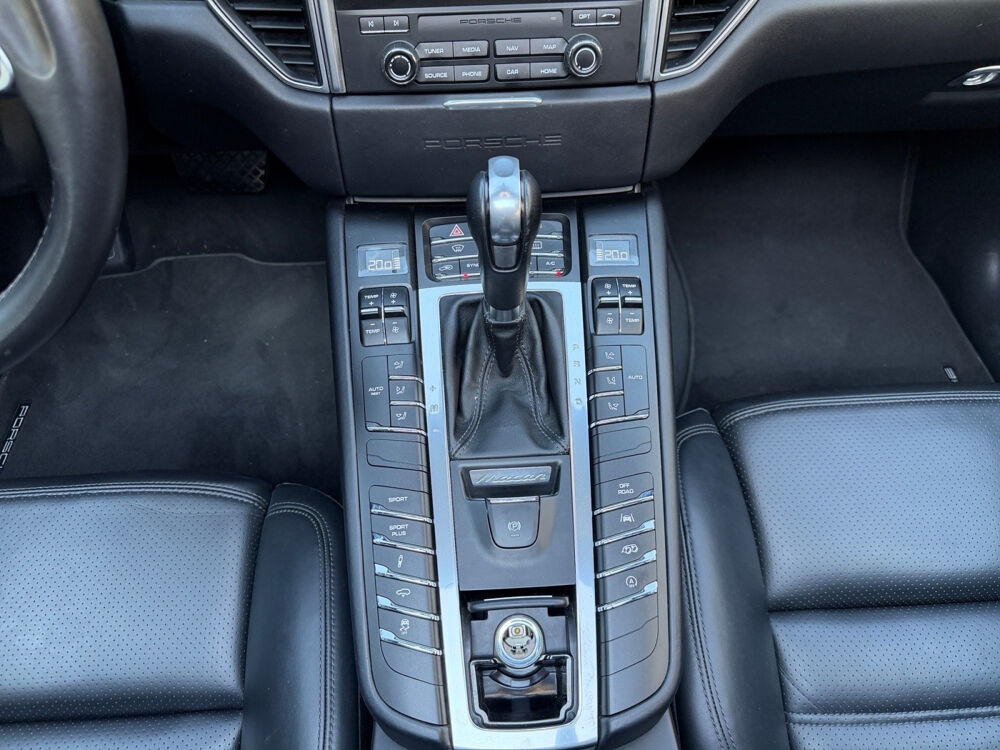 Macan Turbo 3.6 V6 400 ch PDK 2016 occasion 75017 Paris