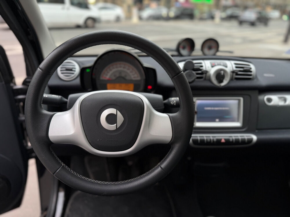 ForTwo Smart Coup&eacute; 1.0 84ch Passion Softouch 2013 occasion 75017 Paris