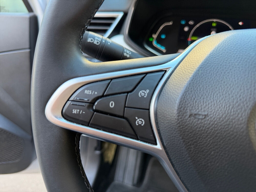 Clio V Clio E-Tech full hybrid 145 Evolution 2023 occasion 75017 Paris