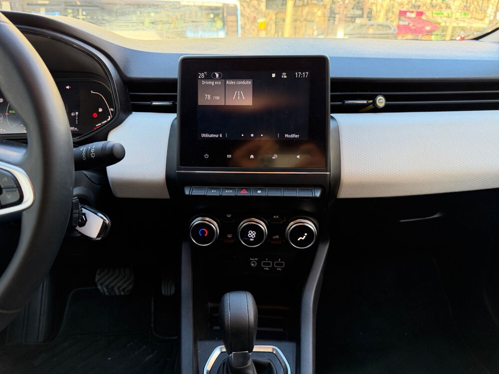Clio V Clio E-Tech full hybrid 145 Evolution 2023 occasion 75017 Paris