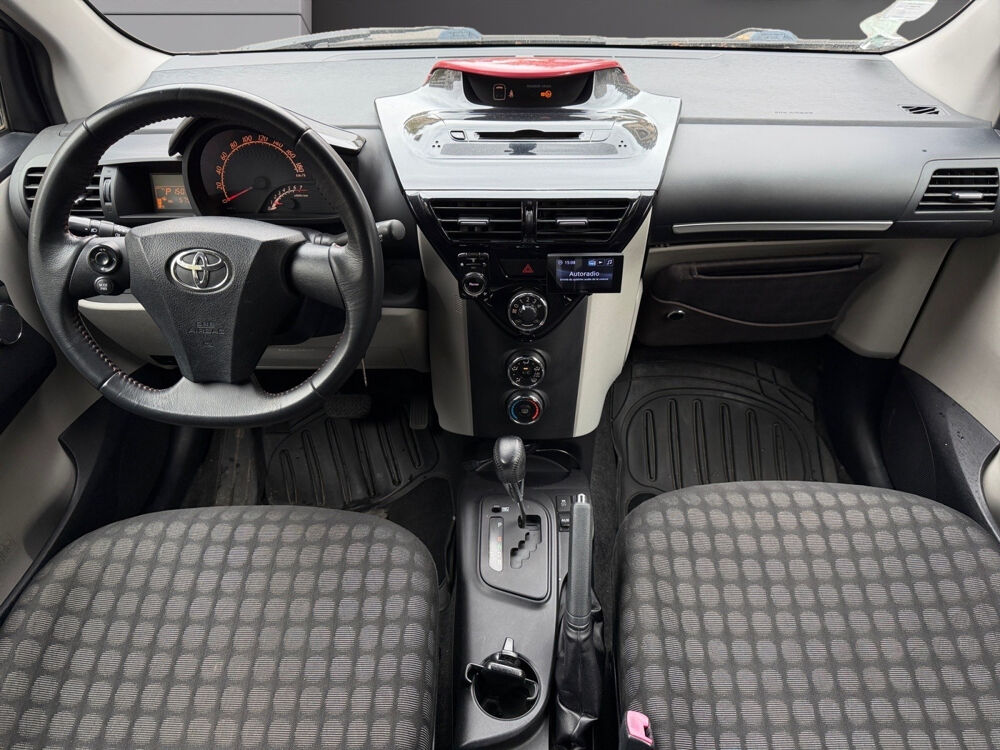 IQ iQ 68 VVT-i MultiDrive 2011 occasion 75017 Paris