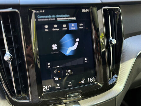 XC60 T8 Twin Engine 303 ch + 87 ch Geartronic 8 R-Design 2018 occasion 75017 Paris