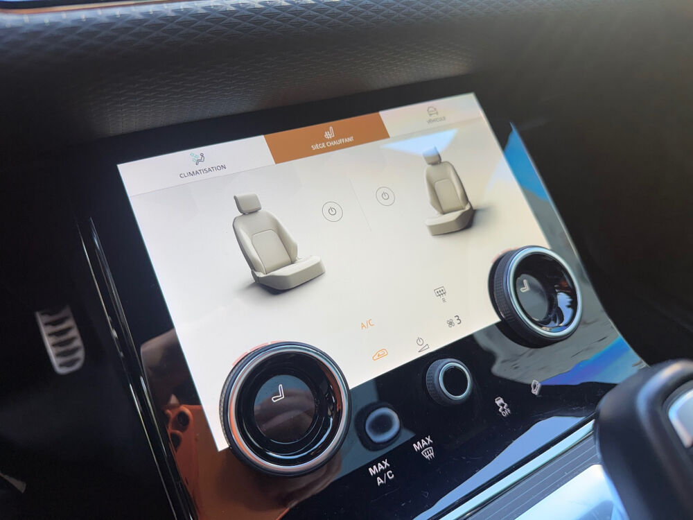 Autres P300e 1.5 Si4 12V 309 PHEV AWD BVA8 200 cv R-DYNAMIC 2022 occasion 75017 Paris
