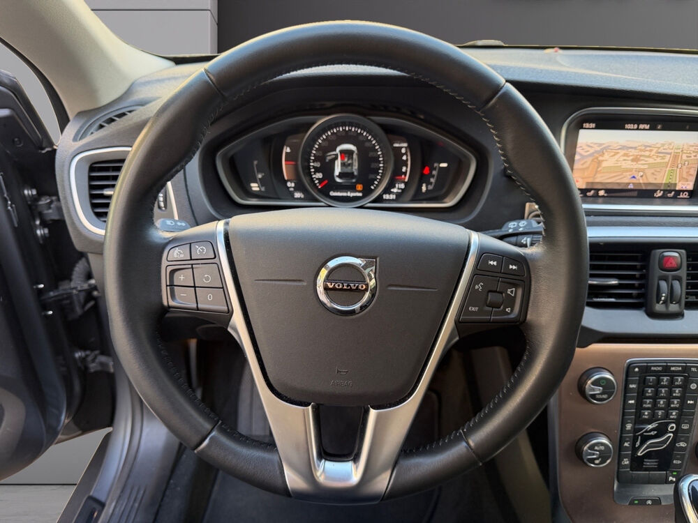 V40 Cross Country T3 152 Geartronic 6 Oversta Edition 2018 occasion 75017 Paris