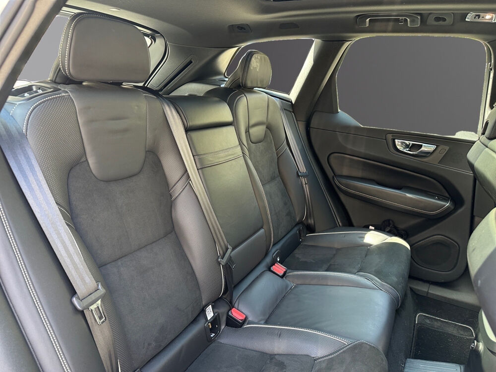 XC60 T8 Twin Engine 303 ch + 87 ch Geartronic 8 R-Design 2018 occasion 75017 Paris