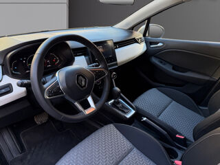 Clio V Clio E-Tech full hybrid 145 Evolution 2023 occasion 75017 Paris