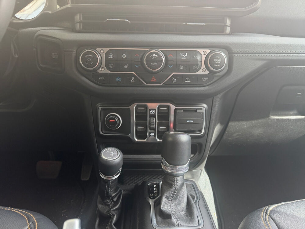 Wrangler Unlimited 4xe 2.0 l T 380 ch PHEV 4x4 BVA8 Sahara 2024 occasion 75017 Paris