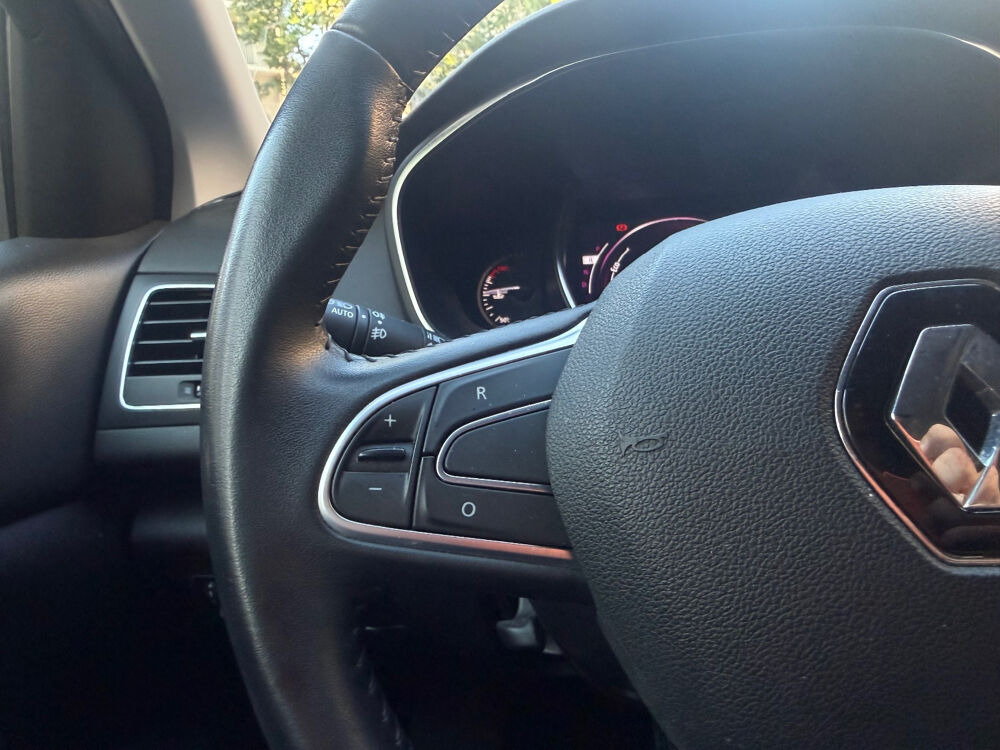 Megane IV M&eacute;gane IV Berline Blue dCi 115 EDC Business 2019 occasion 75017 Paris