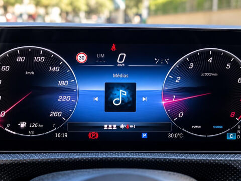 Classe A 180 7G-DCT AMG Line 2023 occasion 75017 Paris
