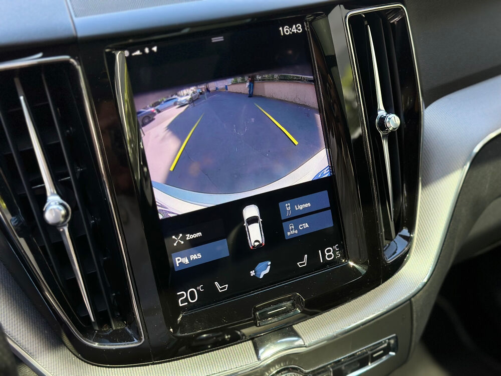 XC60 T8 Twin Engine 303 ch + 87 ch Geartronic 8 R-Design 2018 occasion 75017 Paris