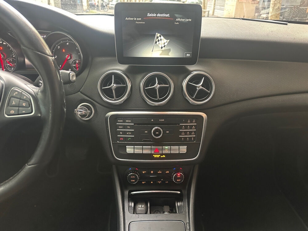 Classe GLA GLA 200 d 7-G DCT Business Edition 2017 occasion 75017 Paris
