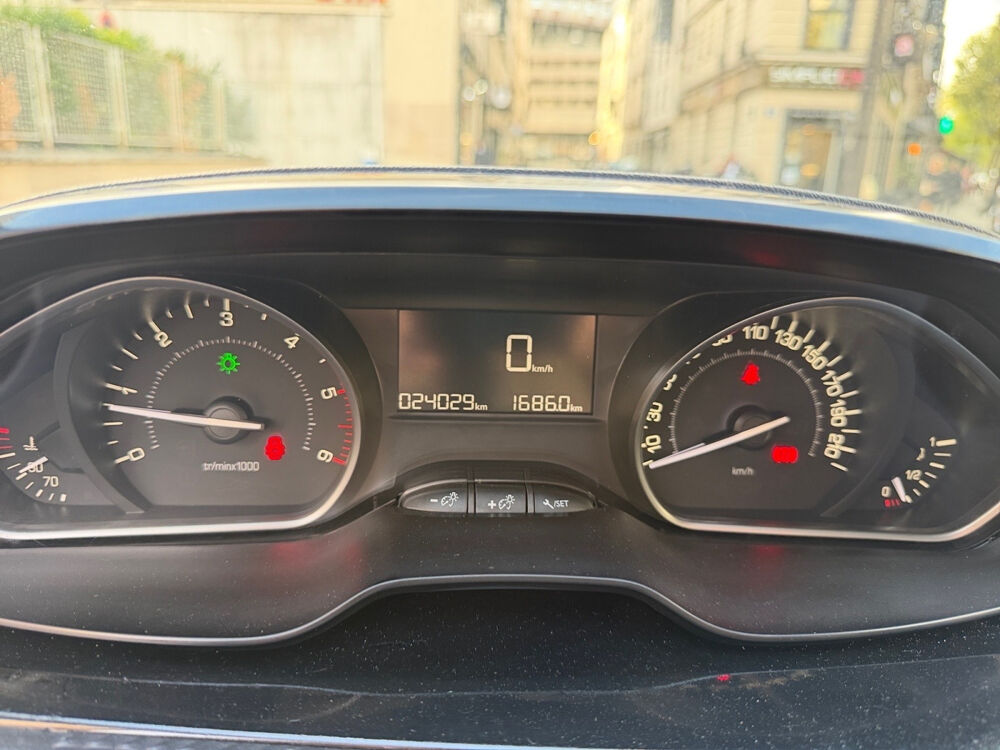 208 BLUEHDI 100 S&S BVM6 PREMIUM PACK 2020 occasion 75017 Paris