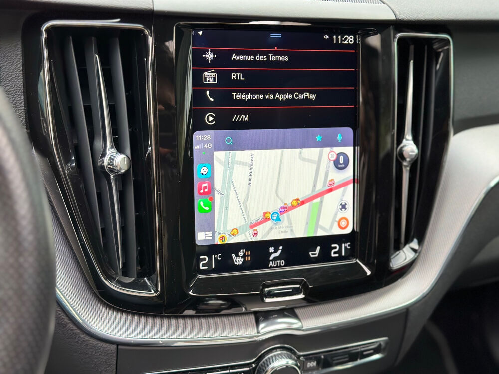 XC60 T8 Twin Engine 303 ch + 87 ch Geartronic 8 R-Design 2018 occasion 75017 Paris