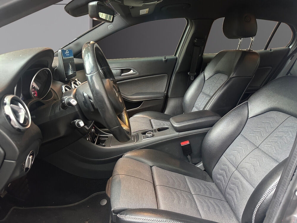 Classe GLA GLA 200 d 7-G DCT Business Edition 2017 occasion 75017 Paris