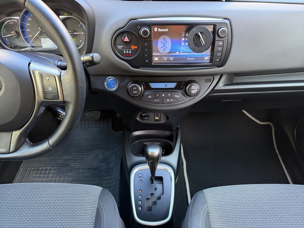 Yaris Hybride 100h France 2016 occasion 75017 Paris