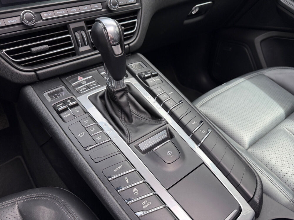 Macan 2.0 245 ch PDK 2019 occasion 75017 Paris
