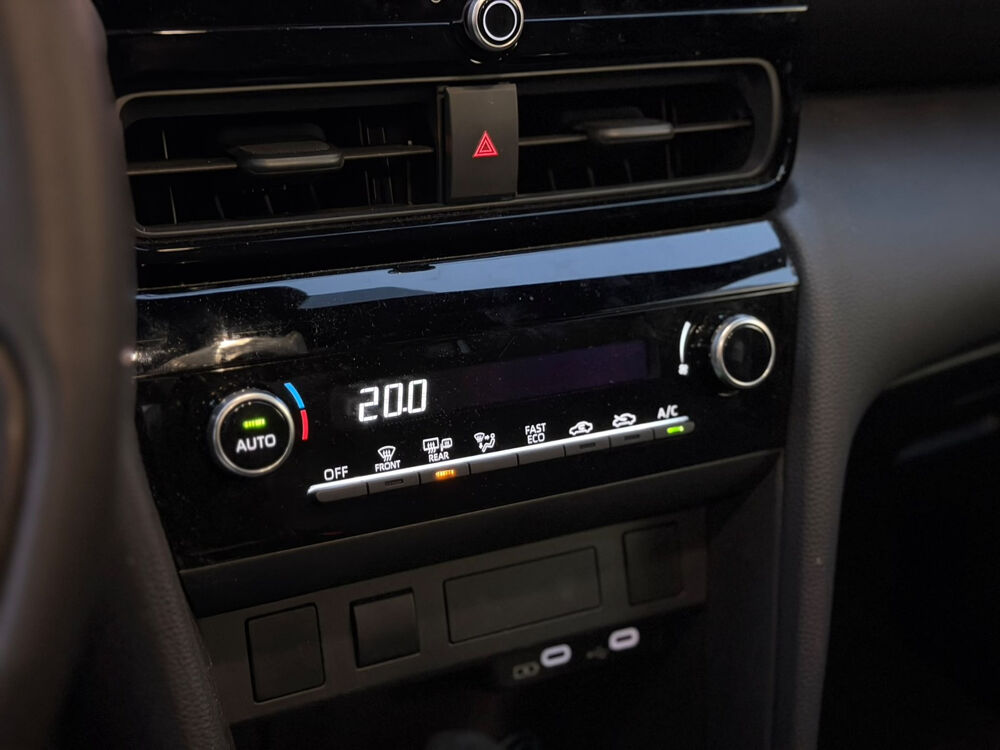 Yaris Cross Hybride 116h AWD-i Design 2024 occasion 75017 Paris