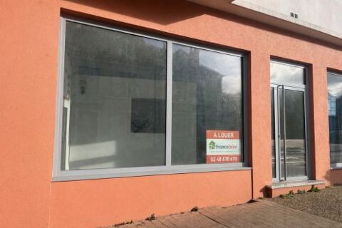 Installez votre activit&eacute; au cœur de Saint-Amand-Montrond dans un local visible, pratique et id&eacute;alement situ&eacute; pour accueillir vot 396 18200 St amand montrond