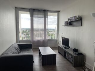  Appartement à louer 4 pièces 75 m²