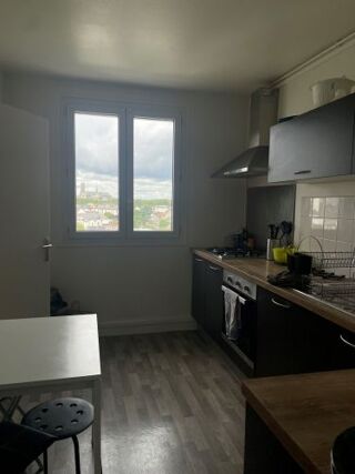  Appartement à louer 4 pièces 75 m²