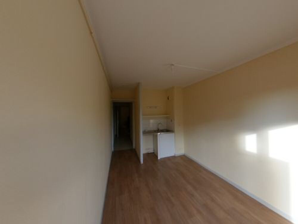 Votre agence France Loire vous propose cet APPARTEMENT à la location sur la commune de Saint-Amand-Montrond
