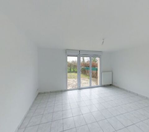   Votre agence France Loire de Saint-Amand-Montrond vous propose cette maison à la location sur la commune de Vorly. Maison - 3 pièce(s) - 85 m²