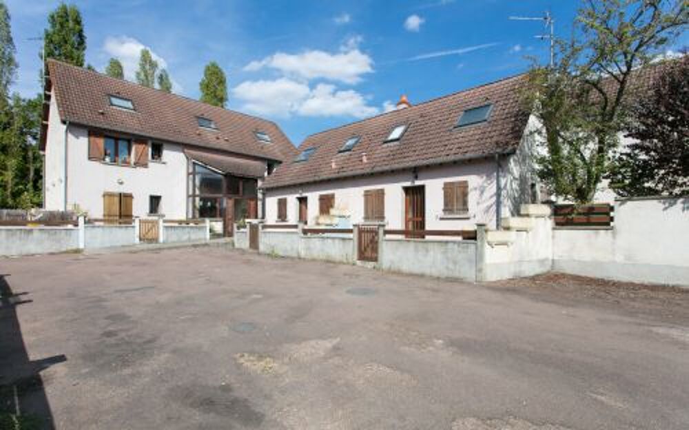 Votre agence France Loire de Bourges vous propose à la location un studio sur la commune de Nérondes.