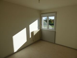  Appartement à louer 4 pièces 79 m²
