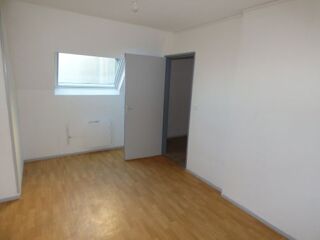  Appartement à louer 3 pièces 79 m²