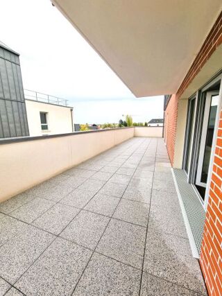  Appartement à louer 4 pièces 90 m²