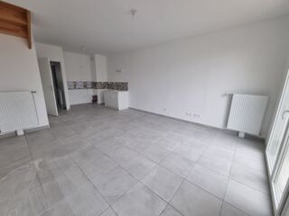  Appartement à louer 3 pièces 74 m²