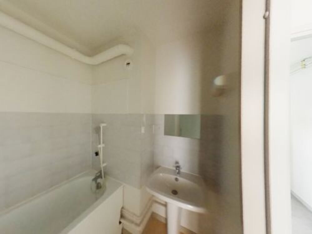 Votre agence France Loire vous propose cet appartement à la location sur la commune de Saint Amand Montrond.